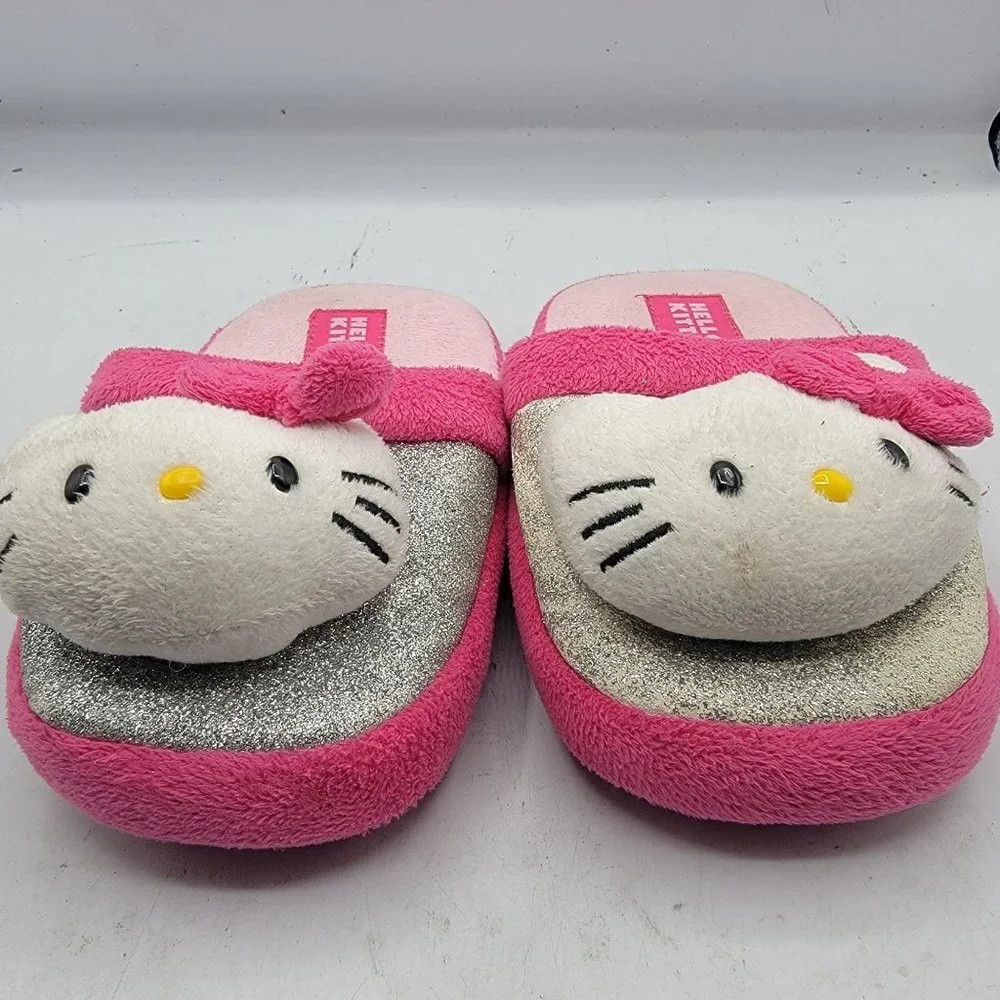 Hello Kitty Sanrio Girls Size 13/1 Pink Fluffy Warm Slippers Plush Kitty